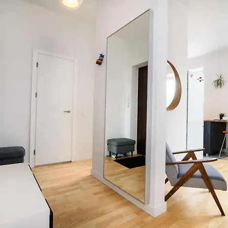 Апартаменты Charming Flat With Great Location By Urban Rent Вильнюс