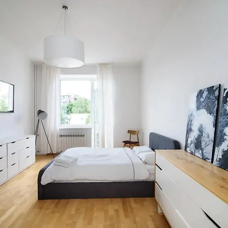 Charming Flat With Great Location By Urban Rent Vilnius