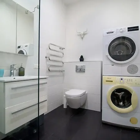 Charming Flat With Great Location By Urban Rent *