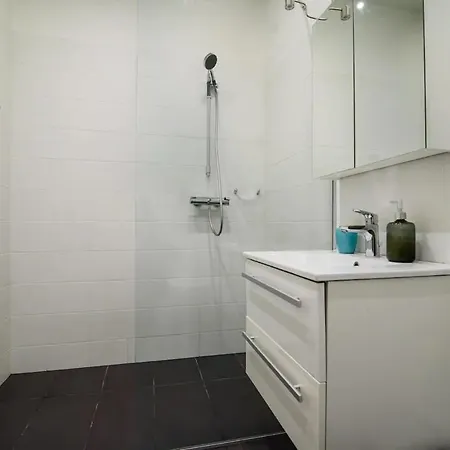Charming Flat With Great Location By Urban Rent Appartement